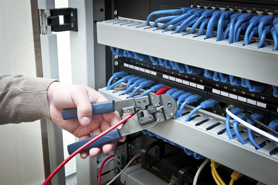Brassage d’un réseau d’entreprise sur baie informatique